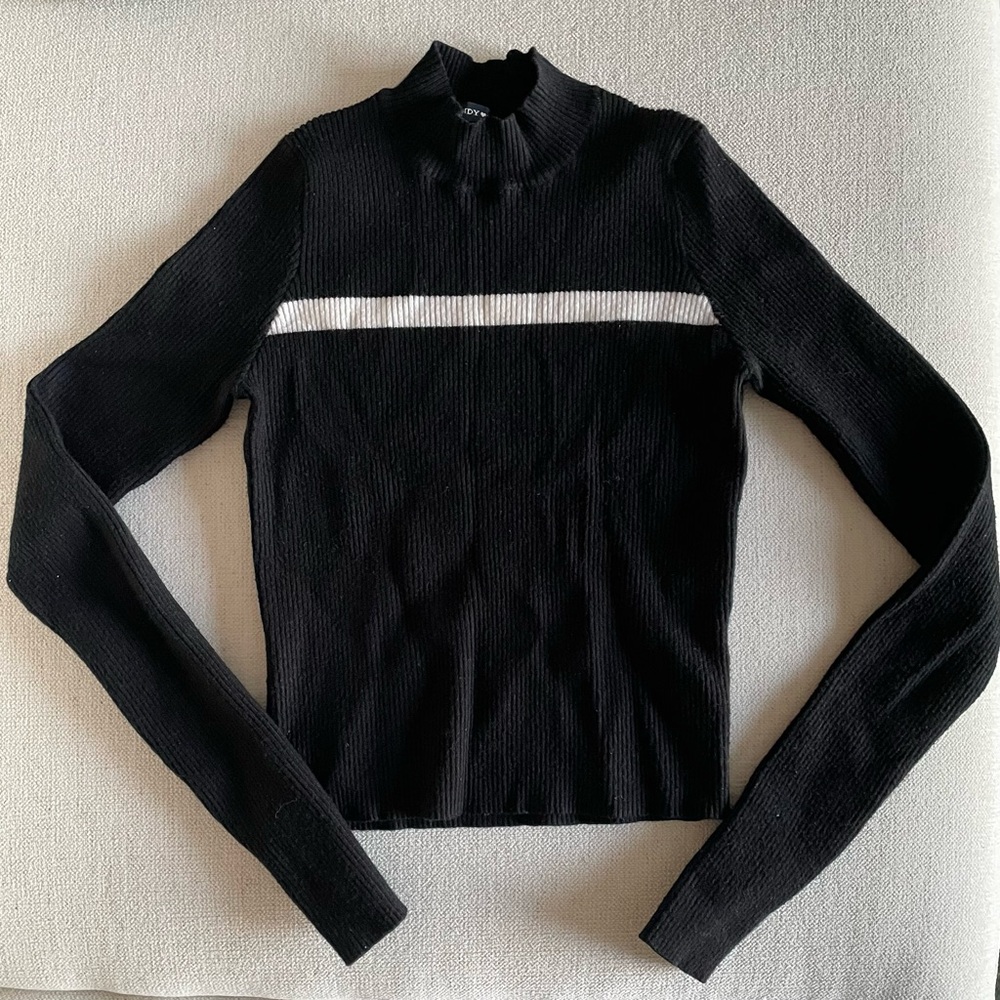 Brandy Melville Cropped Sweater in Black with White Stripe